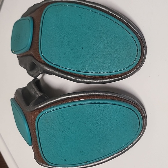 EUC Metallic Pewter Tieks Size 8 - Picture 6 of 8